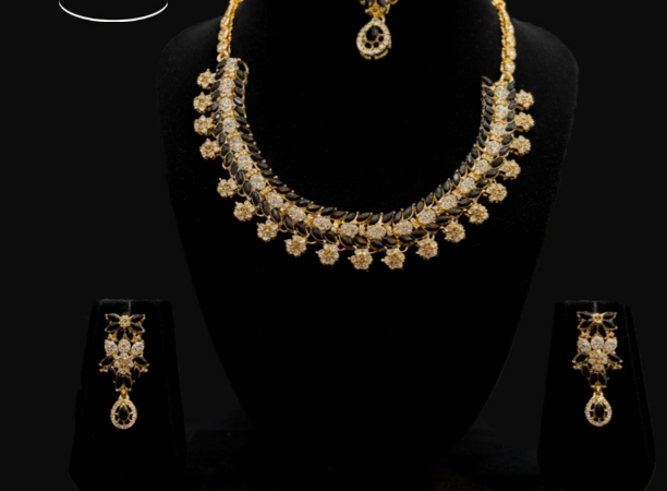 Screenshot 2025-10-28 154813 Elegant Black & Gold Crystal Jewellery Set – Timeless Grace for Every Occasion