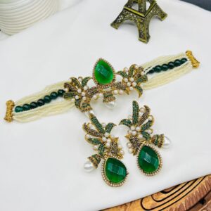 Emerald Grace Pearl Choker & Earring Set