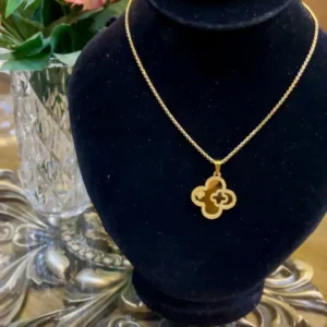 ✨gold clover locket pendant set – stylish & modern jewelry✨